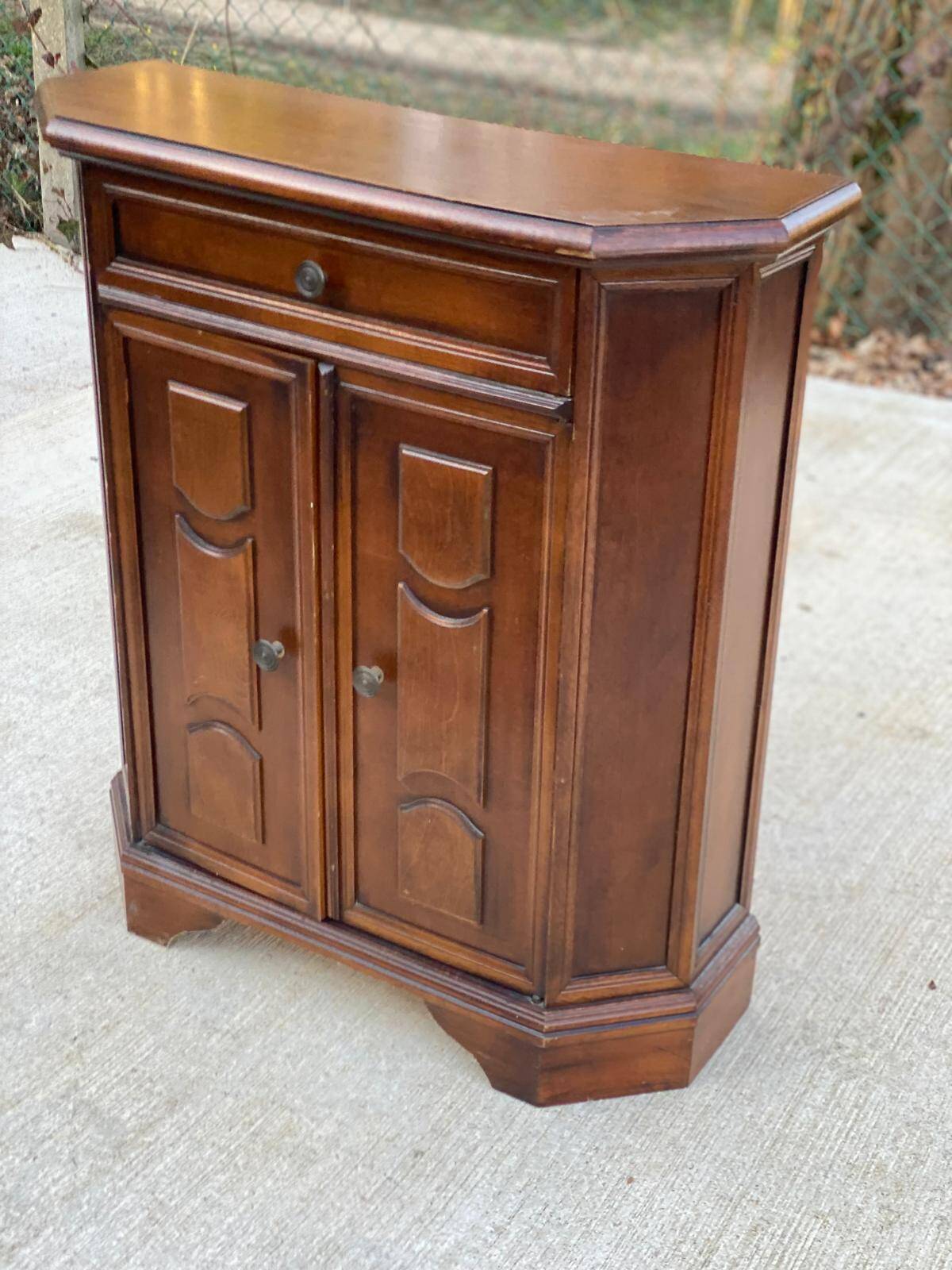 Meuble d'entrée commode de style colonial en bois massif