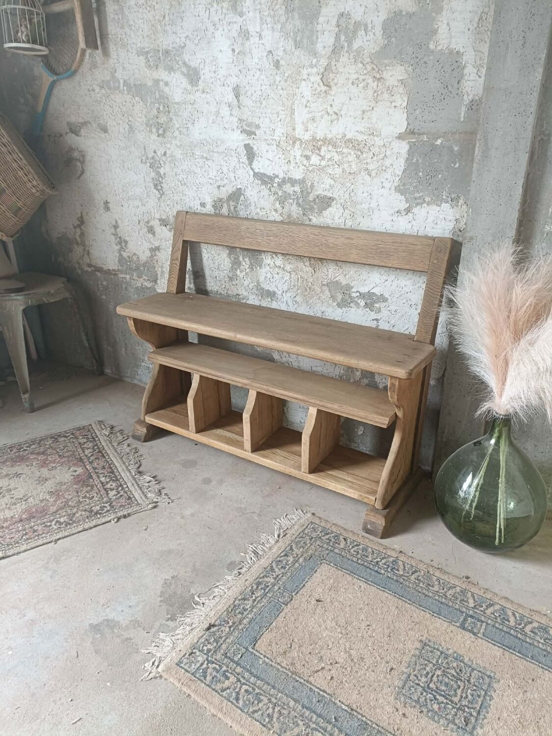 Entrance bench