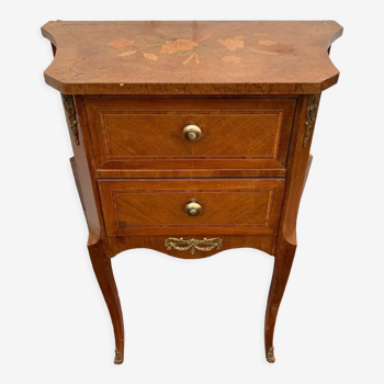 Chest of drawers in Louis XV style marquetry