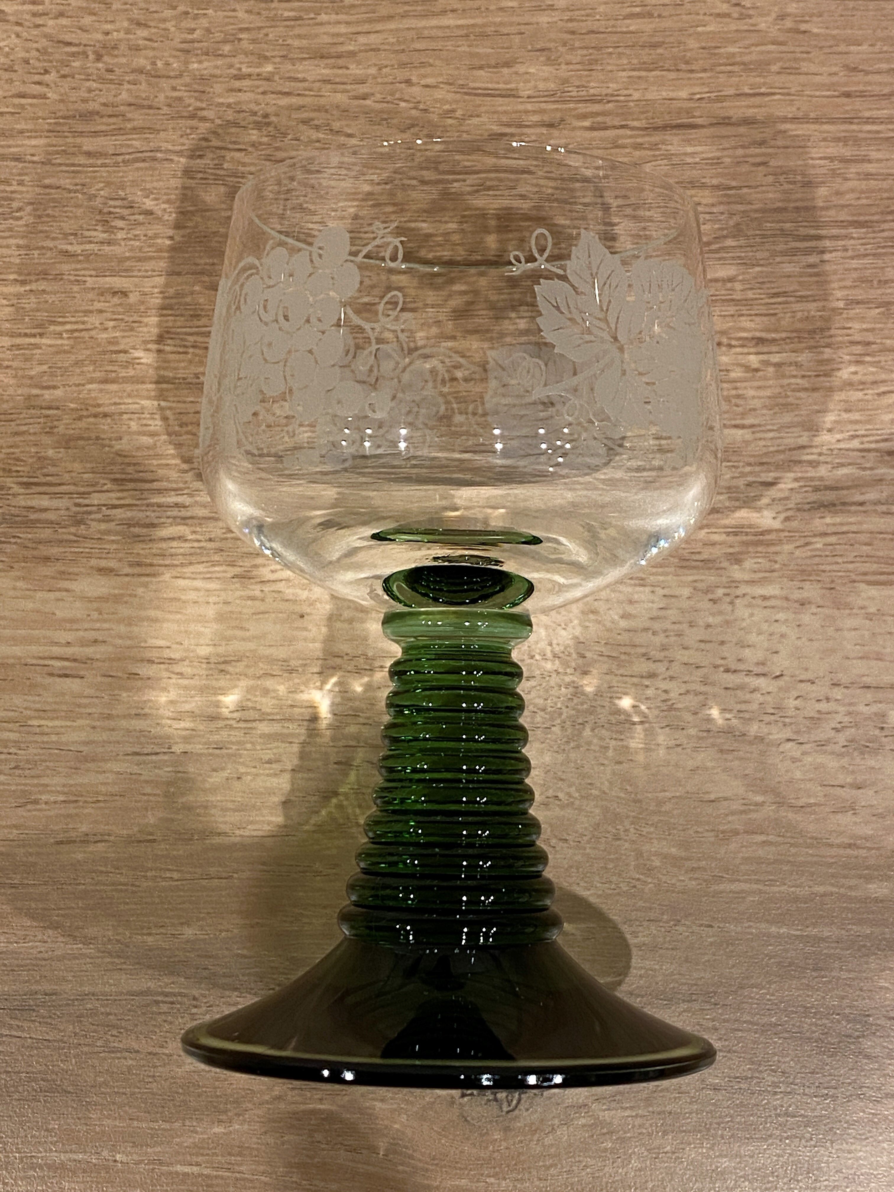 Set of 4 glasses of white wine from Alsace