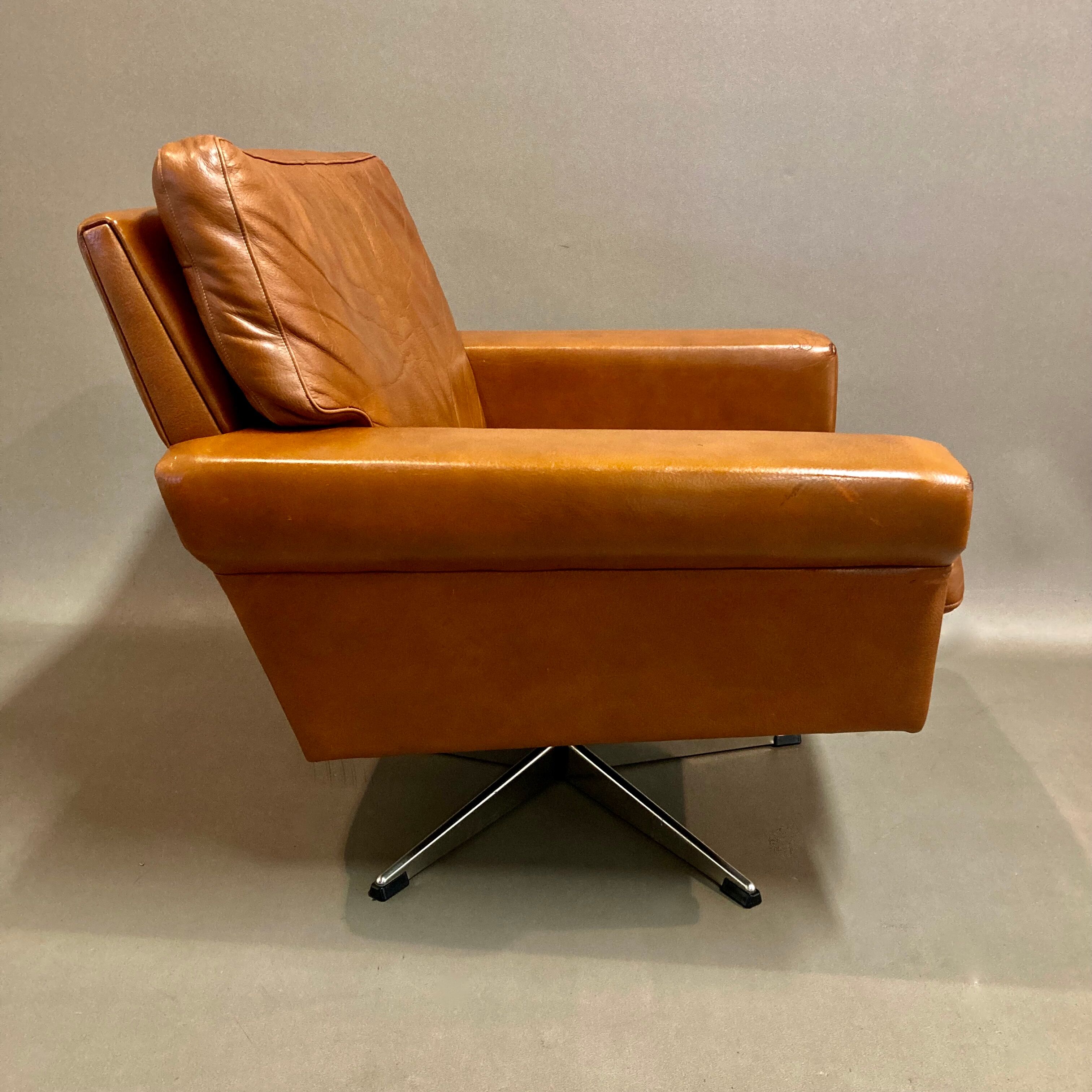 Swivel armchair leather Scandinavian design 1950.