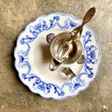Plat rond Sarreguemines en faïence bleue, service "Corbeille"