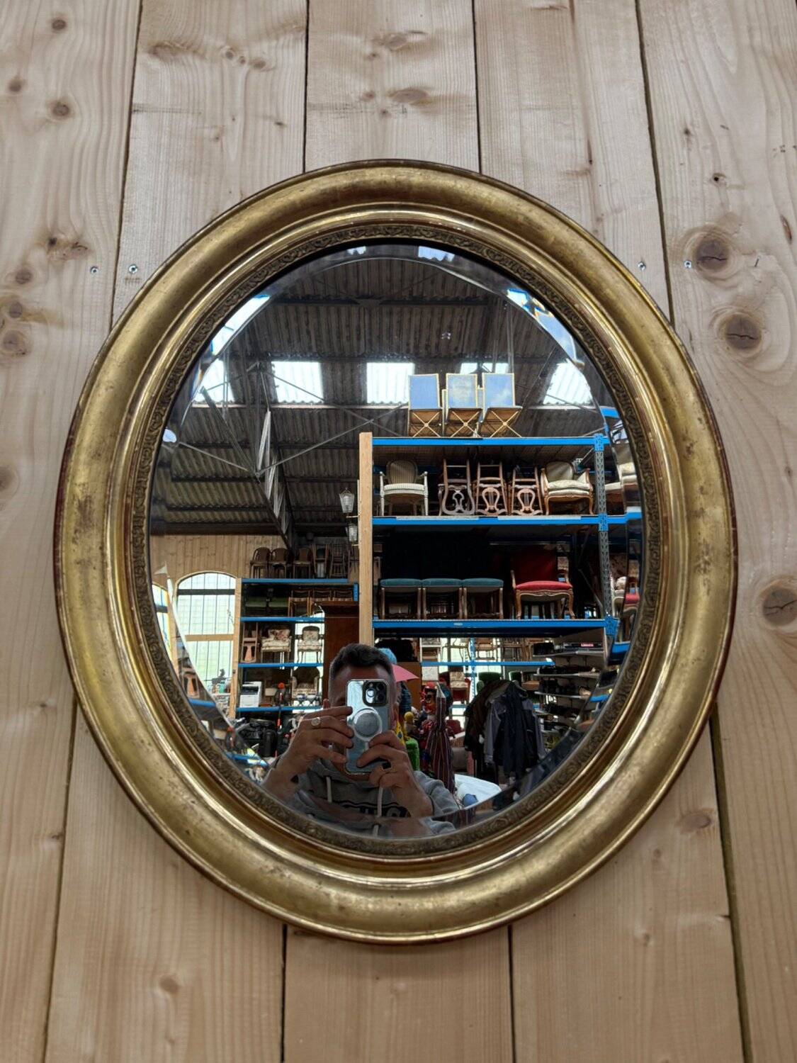 Oval mirror Napoleon III – Gilded with gold leaf – Wood and stucco