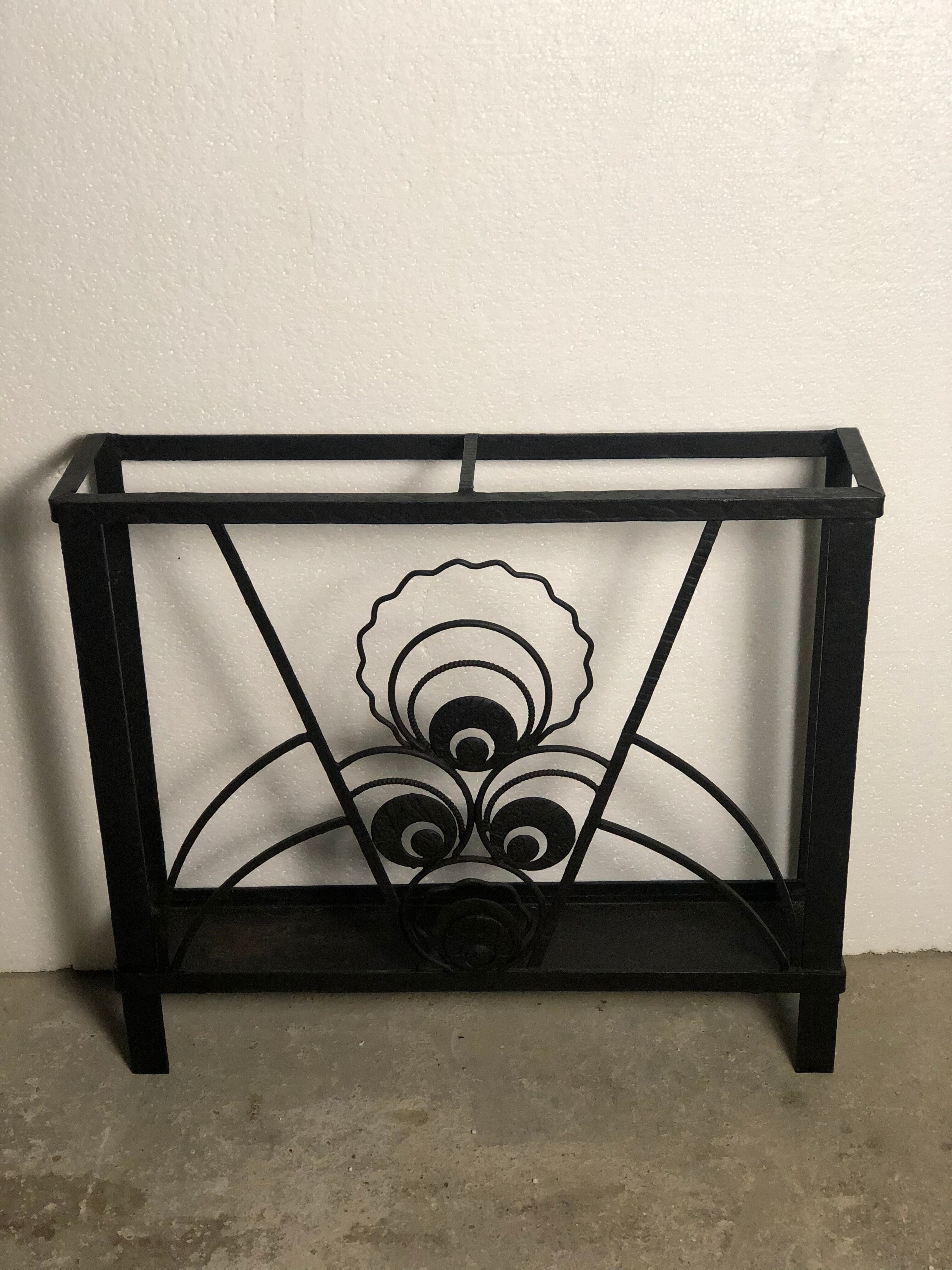 Porte parapluie époque art déco en fer forgé noir