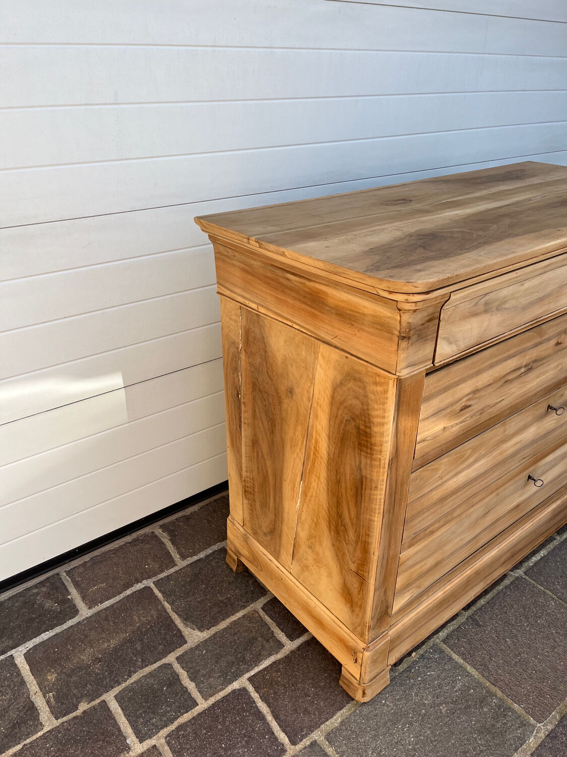 Commode parisienne