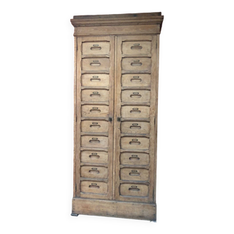 Ancienne armoire de notaire en chêne
