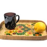 1970s floral patterned tray in rattan and plastic