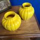 Paire de vase en émail jaune citron