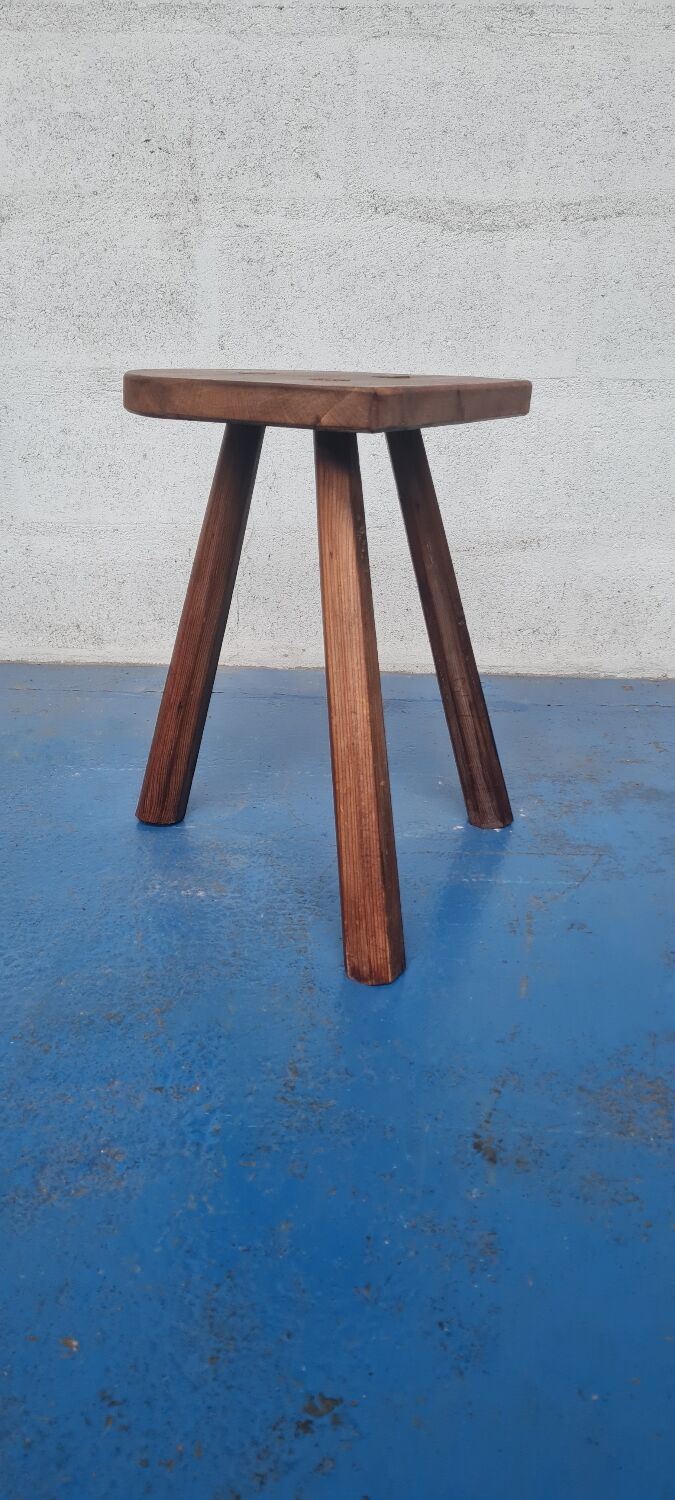 Tabouret de traite tripode
