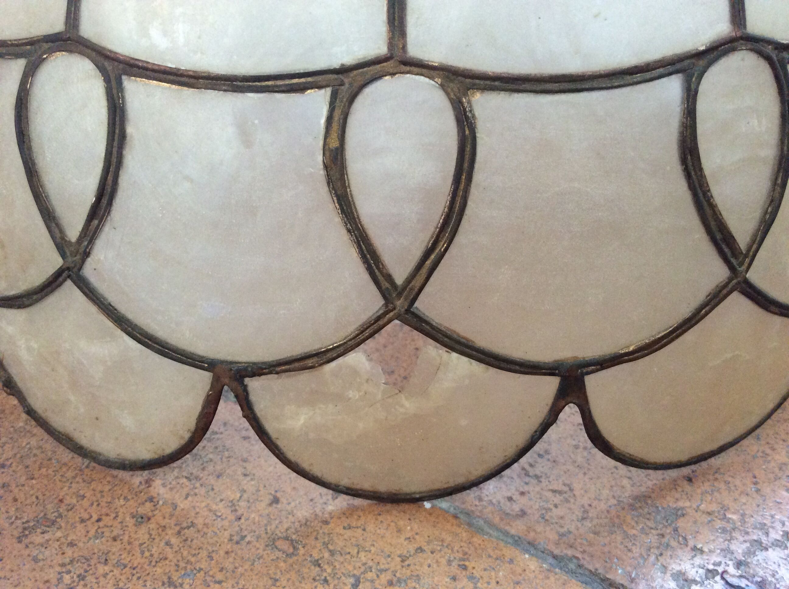 Vintage mother-of-pearl suspension