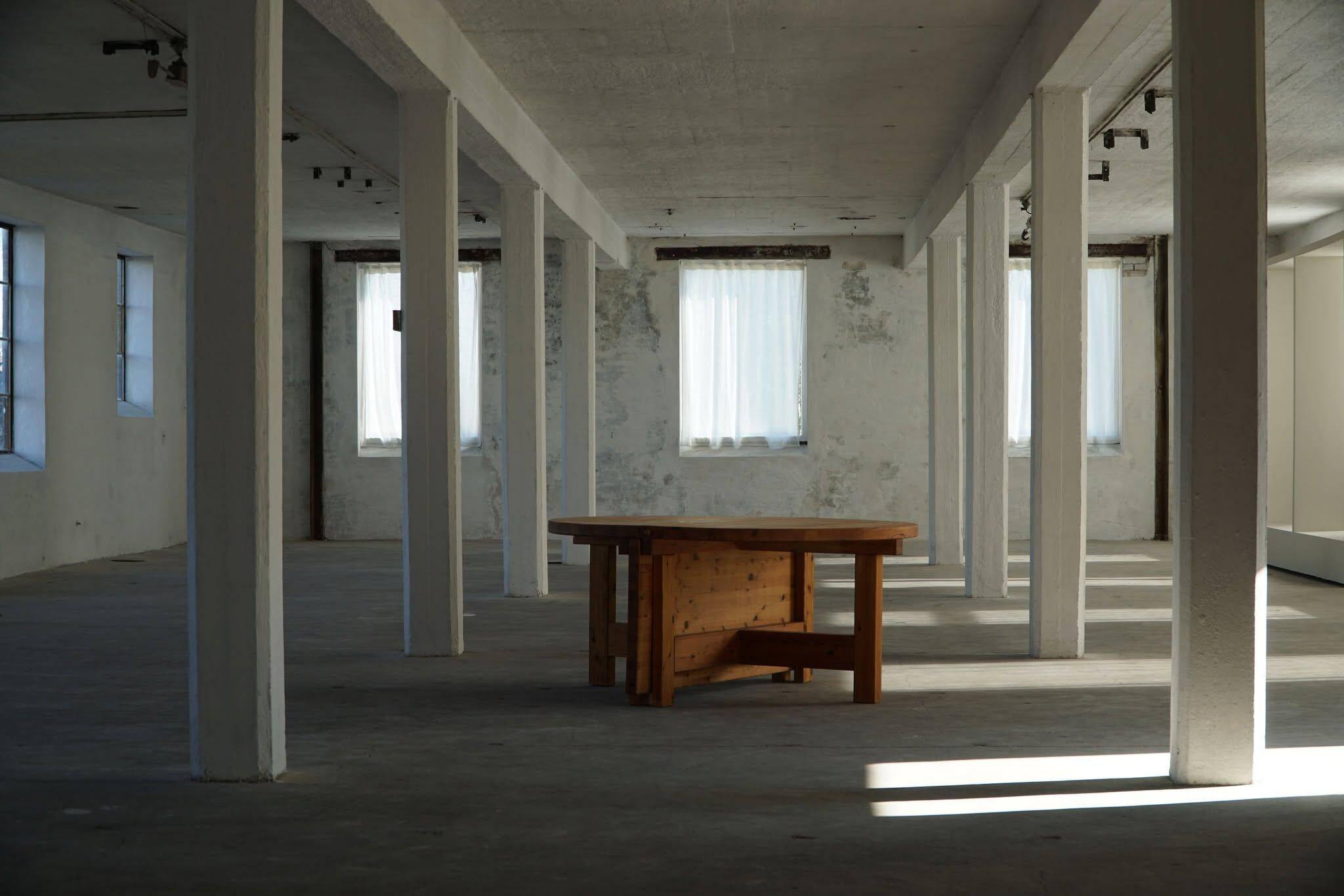 Large Danish mid-century modern dining table in pine, Tage Poulsen, 1970s.