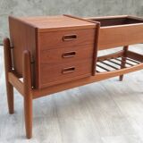 Sidebaord teak with planter by A. W. Iversen to Vinde Møbelfabrik, 1960