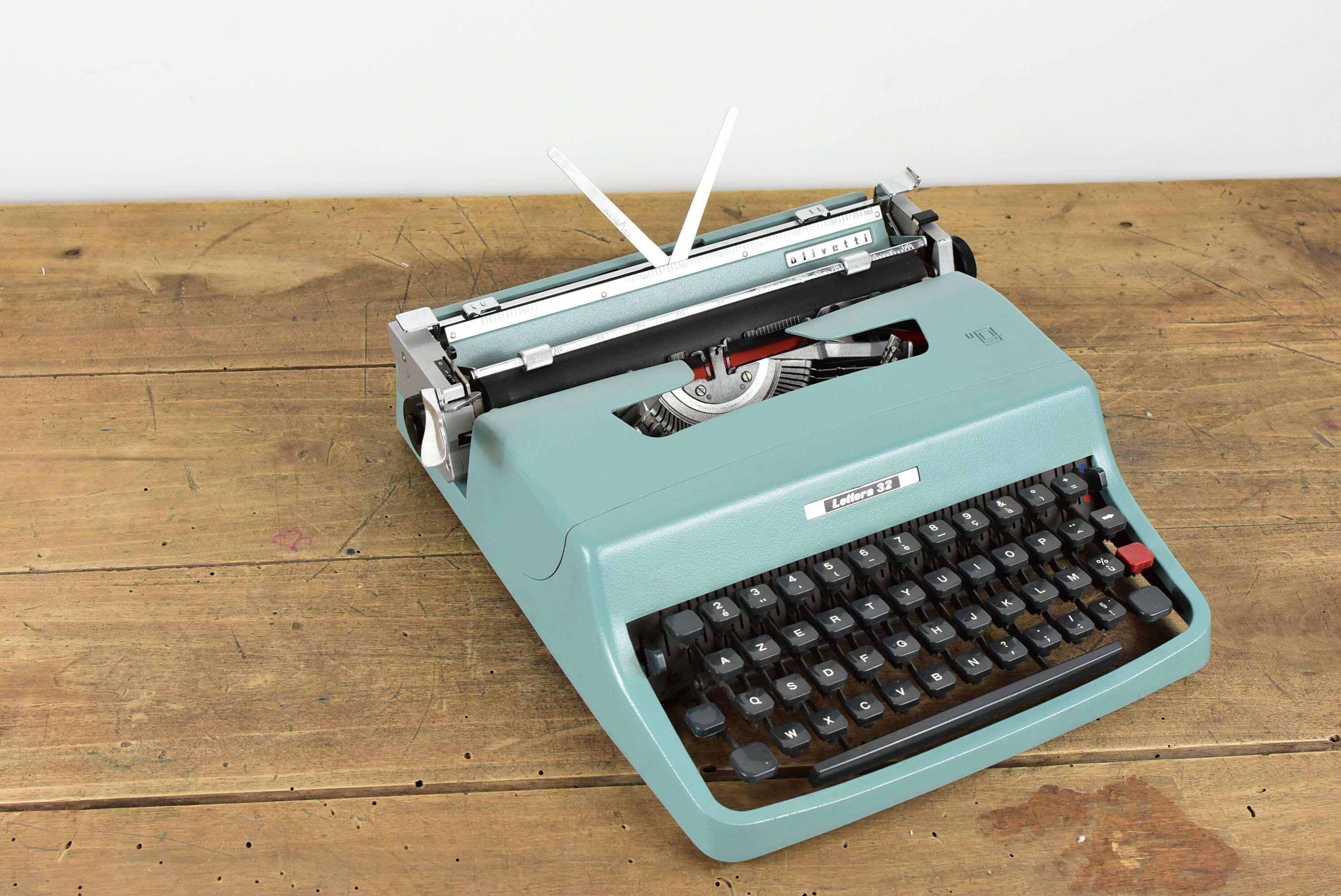 Lettera 32 typewriter.