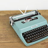 Lettera 32 typewriter.