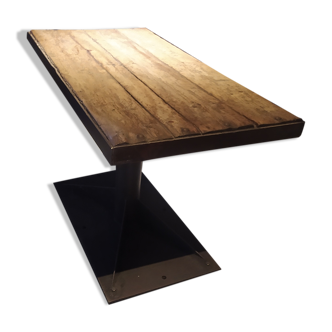 Industrial table