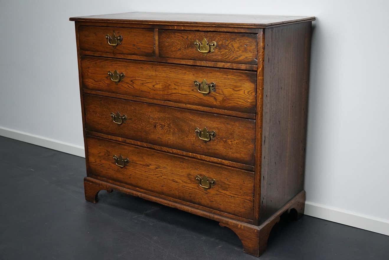 Commode anglaise en chêne début XXe siècle