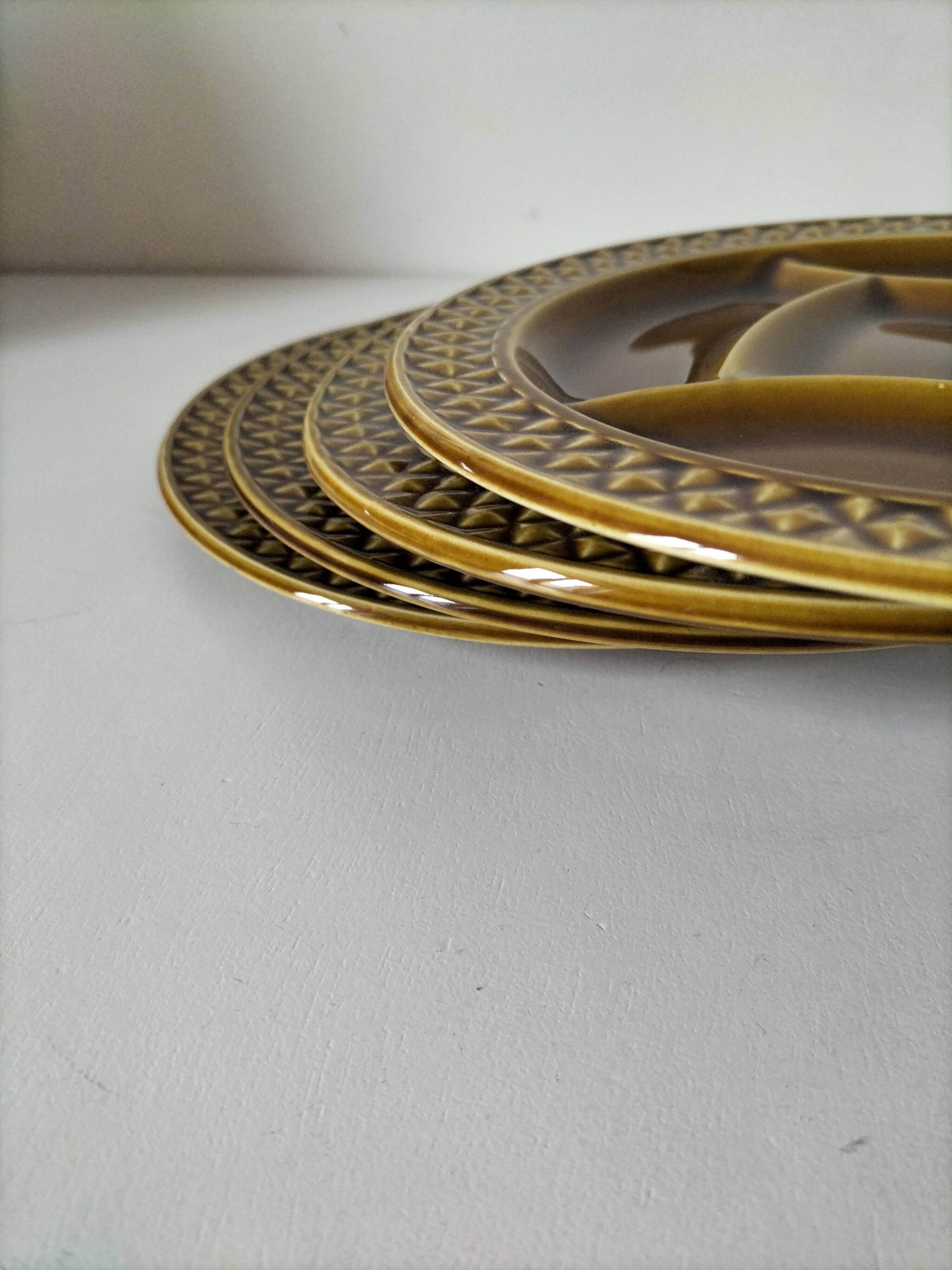 Ensemble de 4 assiettes compartimentées Digoin Sarreguemines