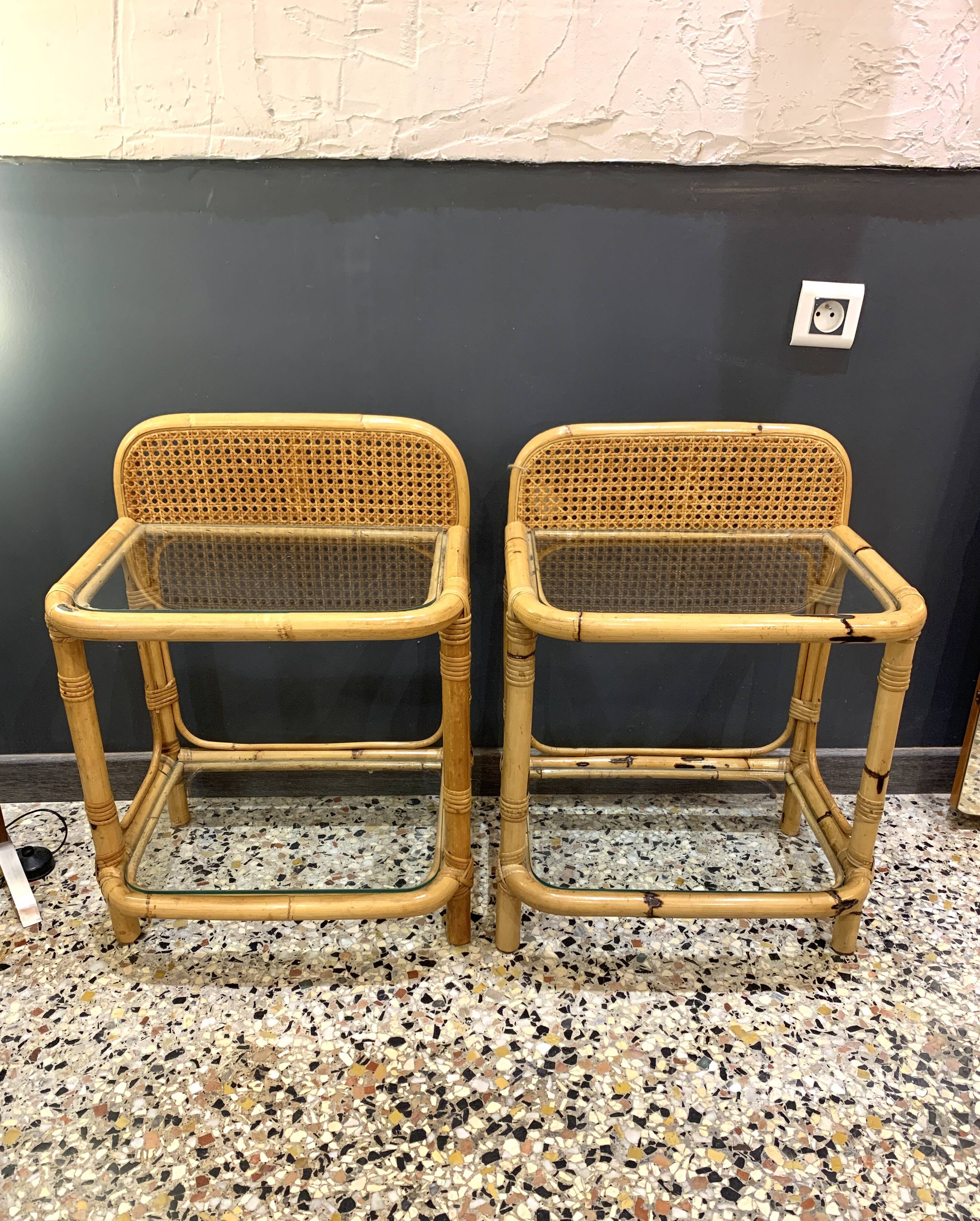 Paire de chevets vintage rotin et verre