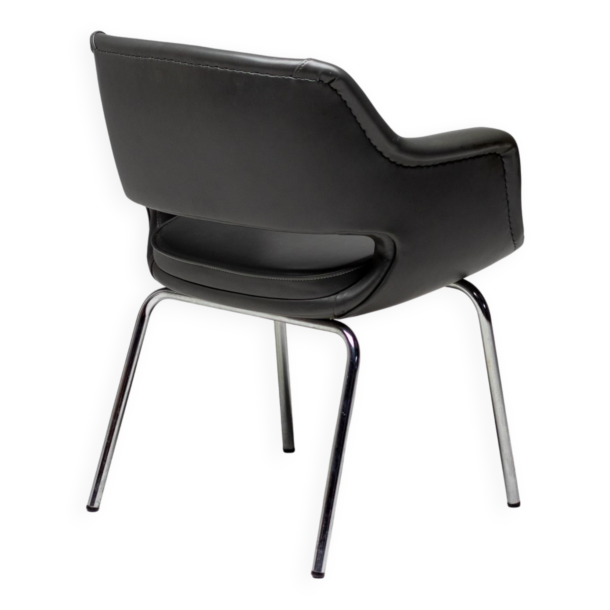 Kilta chairs by Olli Mannermaa in elephant grey, modern Scandinavian mid-century.