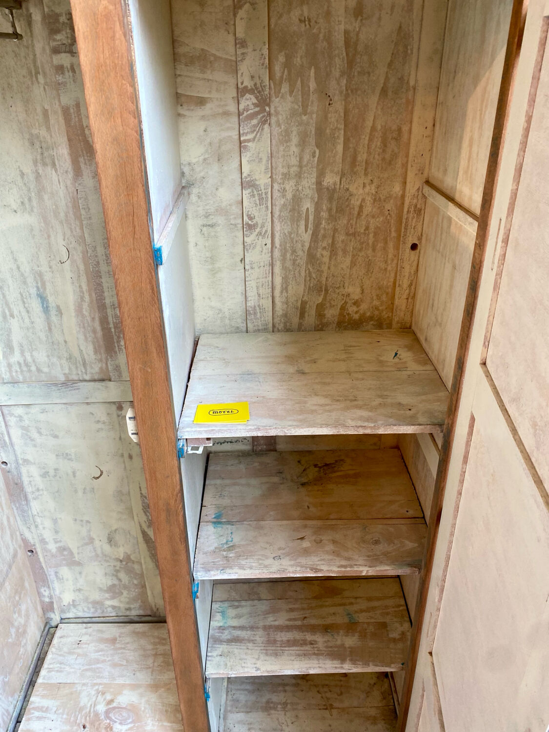 Armoire bois massif Art Déco