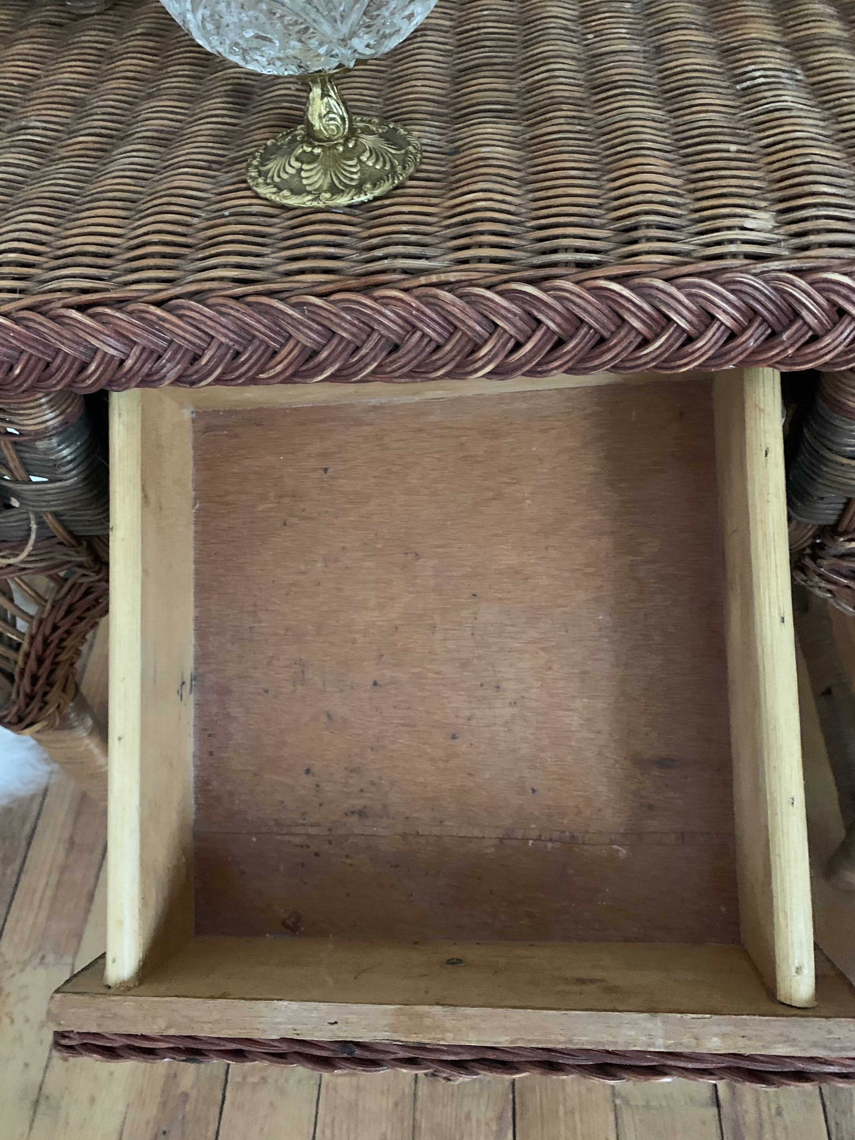 Rattan hairdresser and its pouf