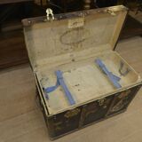 Malle de voyage Regoldia Lyon en carton tissu et bronze 1920