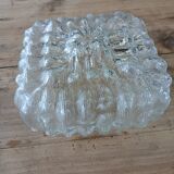 Applique/ plafonnier ancien en verre moulé