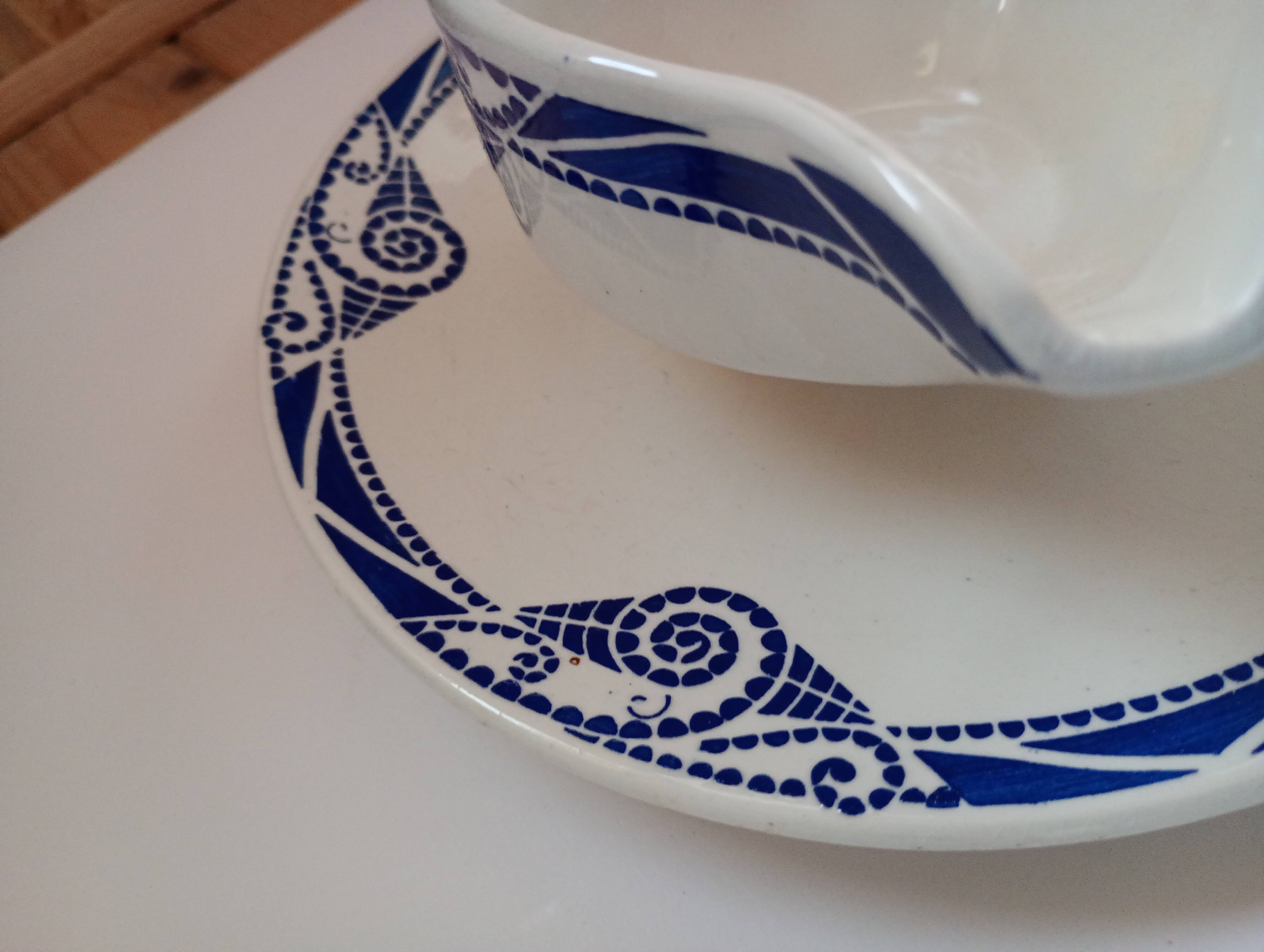 Porcelain sauce boat Moulin des Loups Orchies