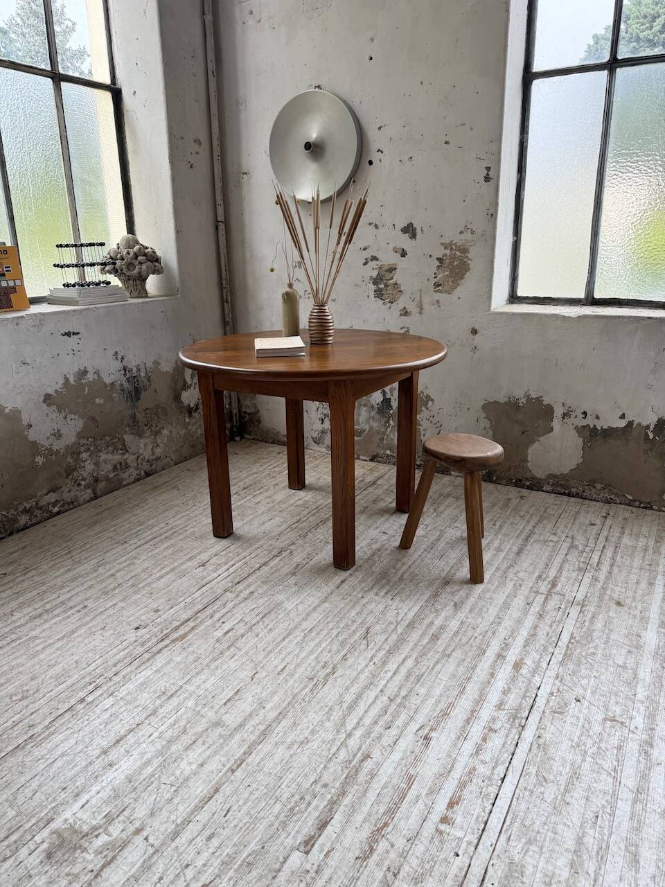 Round oak table 1950