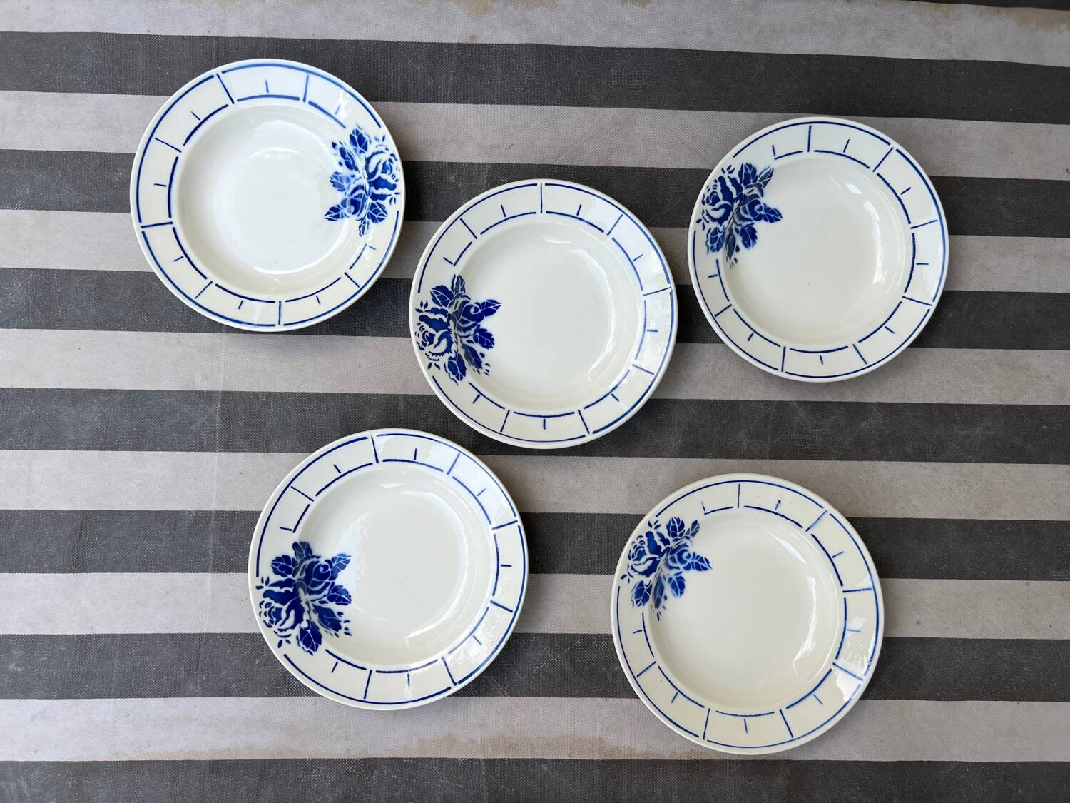 Terre de Fer Badonviller Chanzelles Blue pattern soup plates