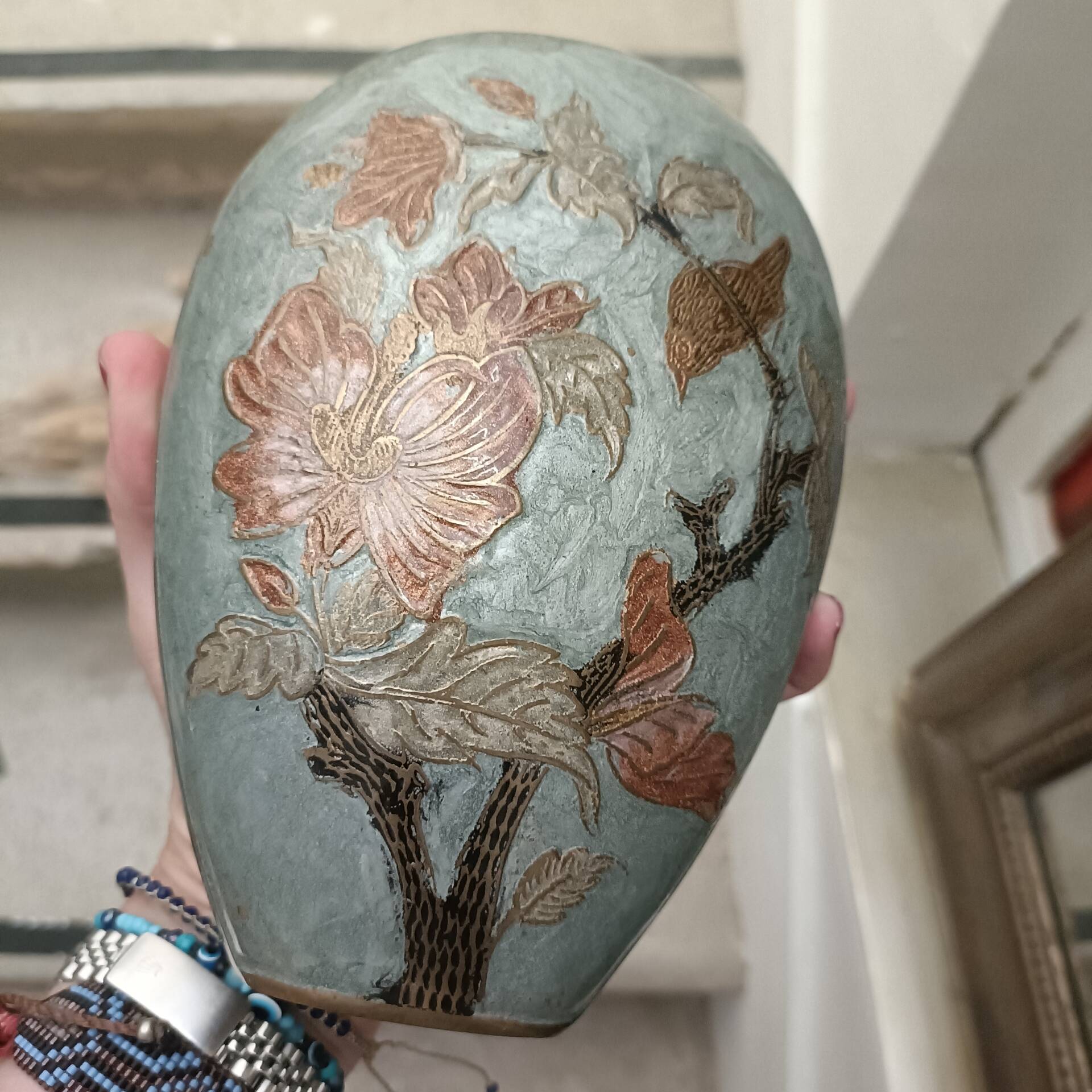 Vase ovale laiton et émail cloisonné