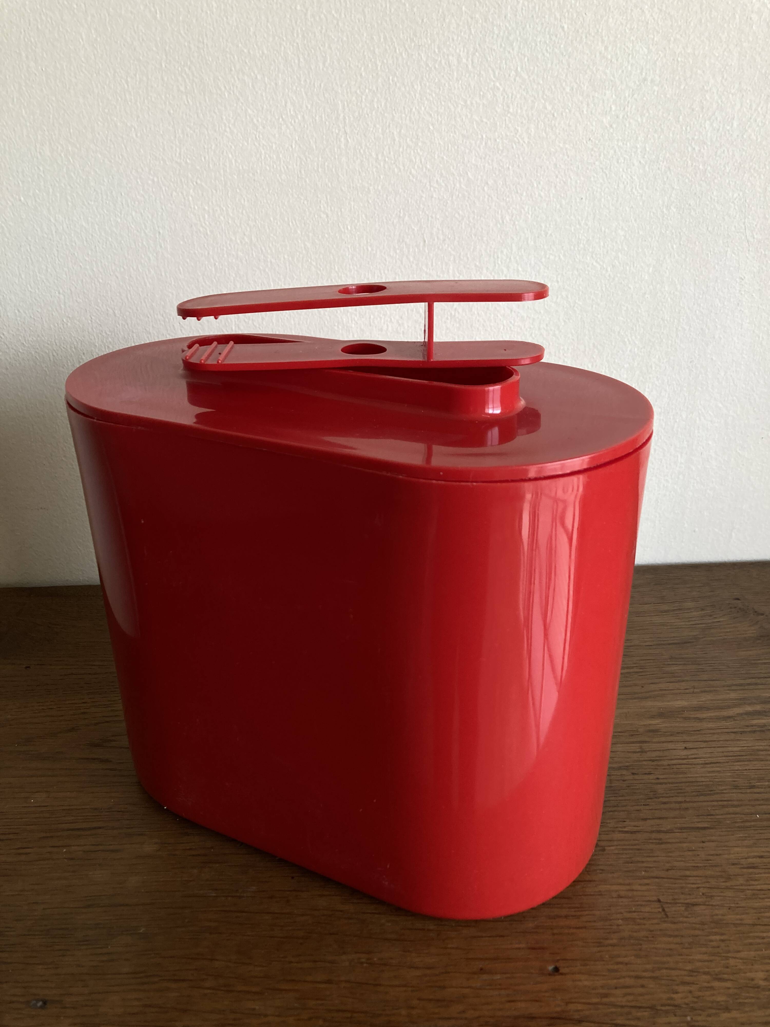 Giotto Stoppino ice bucket 1972 Kartell Italian design