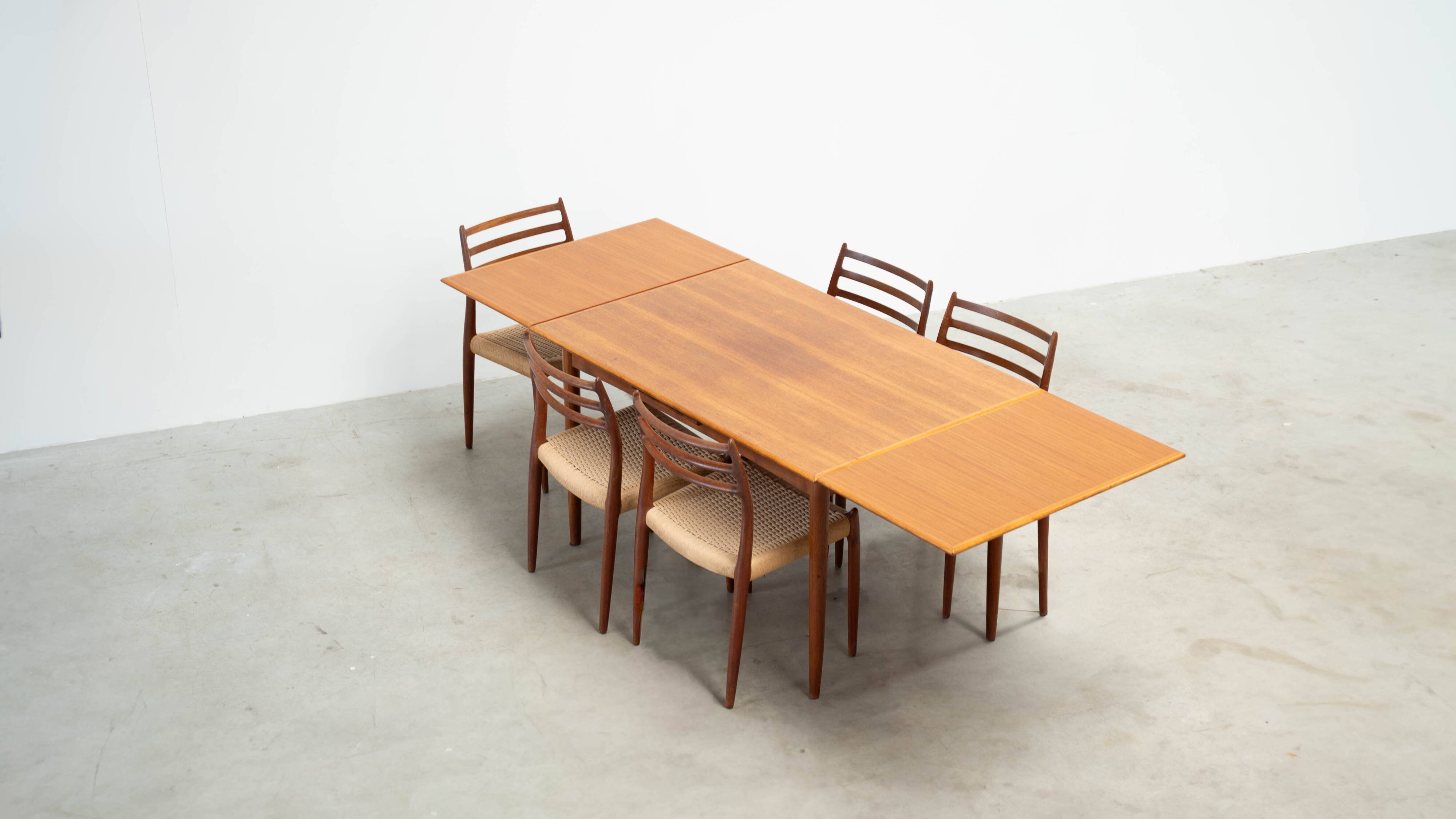 Niels O Moller dining table