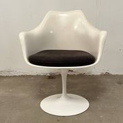 4 Tulip chairs by Eero Saarinen for Knoll