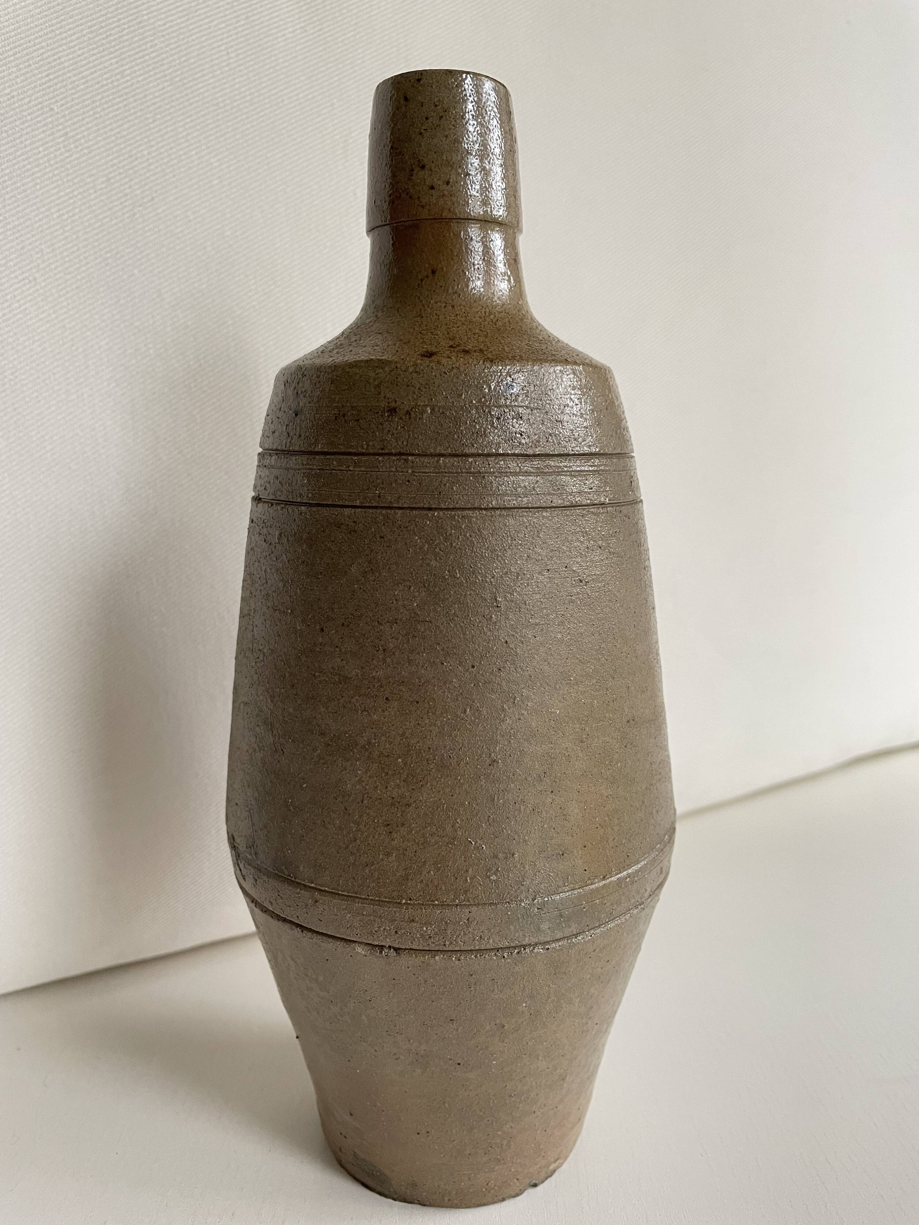 Bouteille ou vase vintage en grès