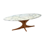 Oval coffee table