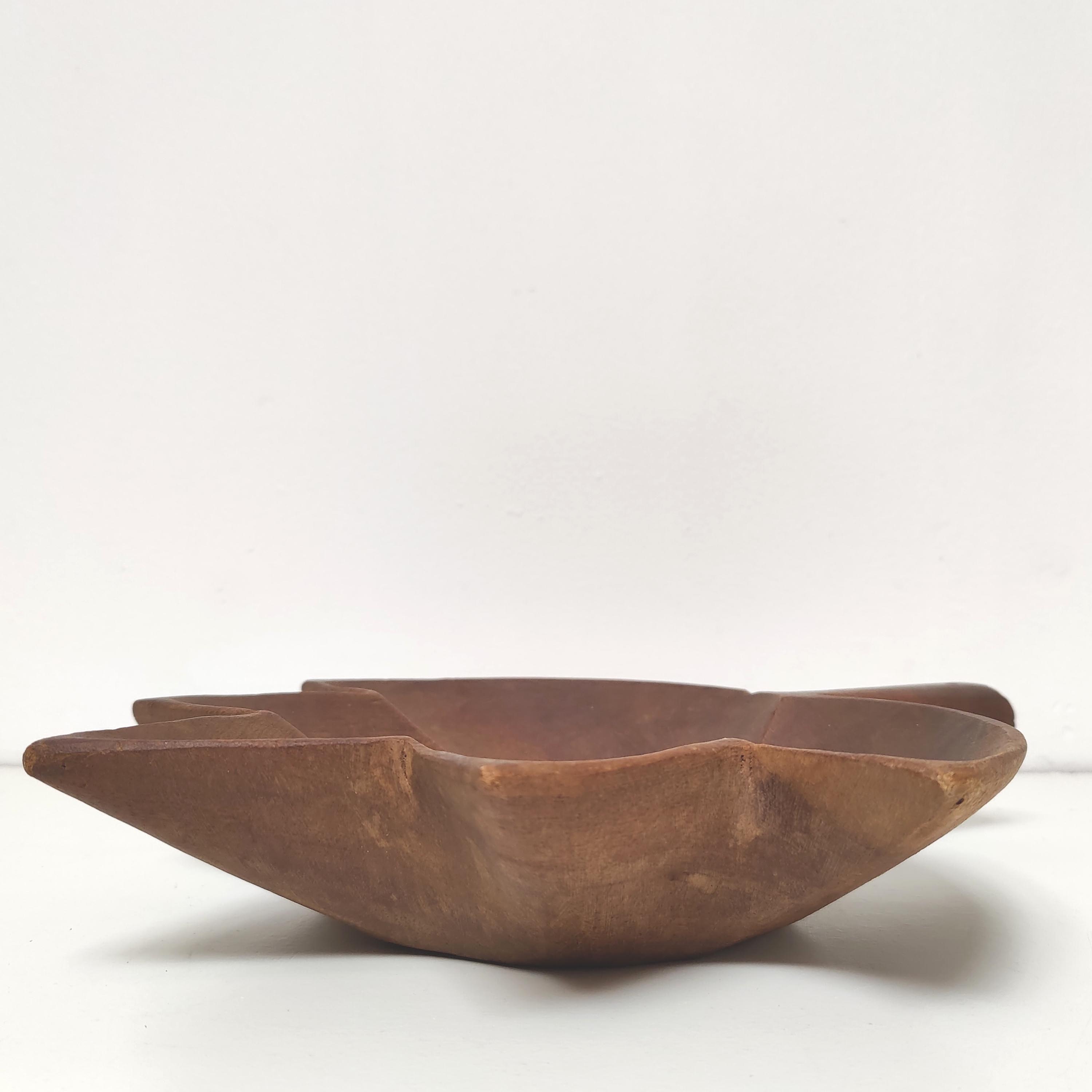 Solid wood basket tray leaf shape
