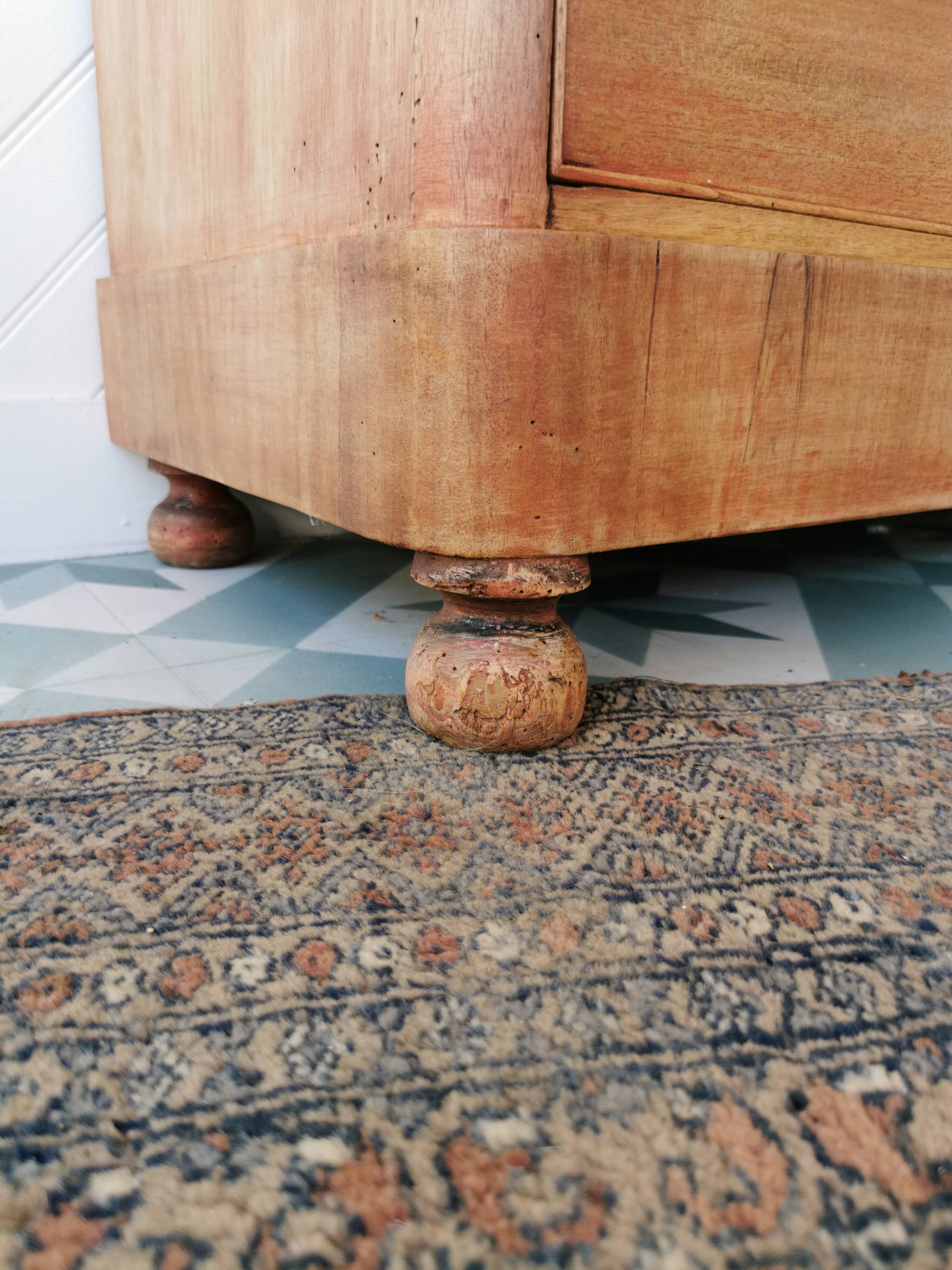 English chest of drawers