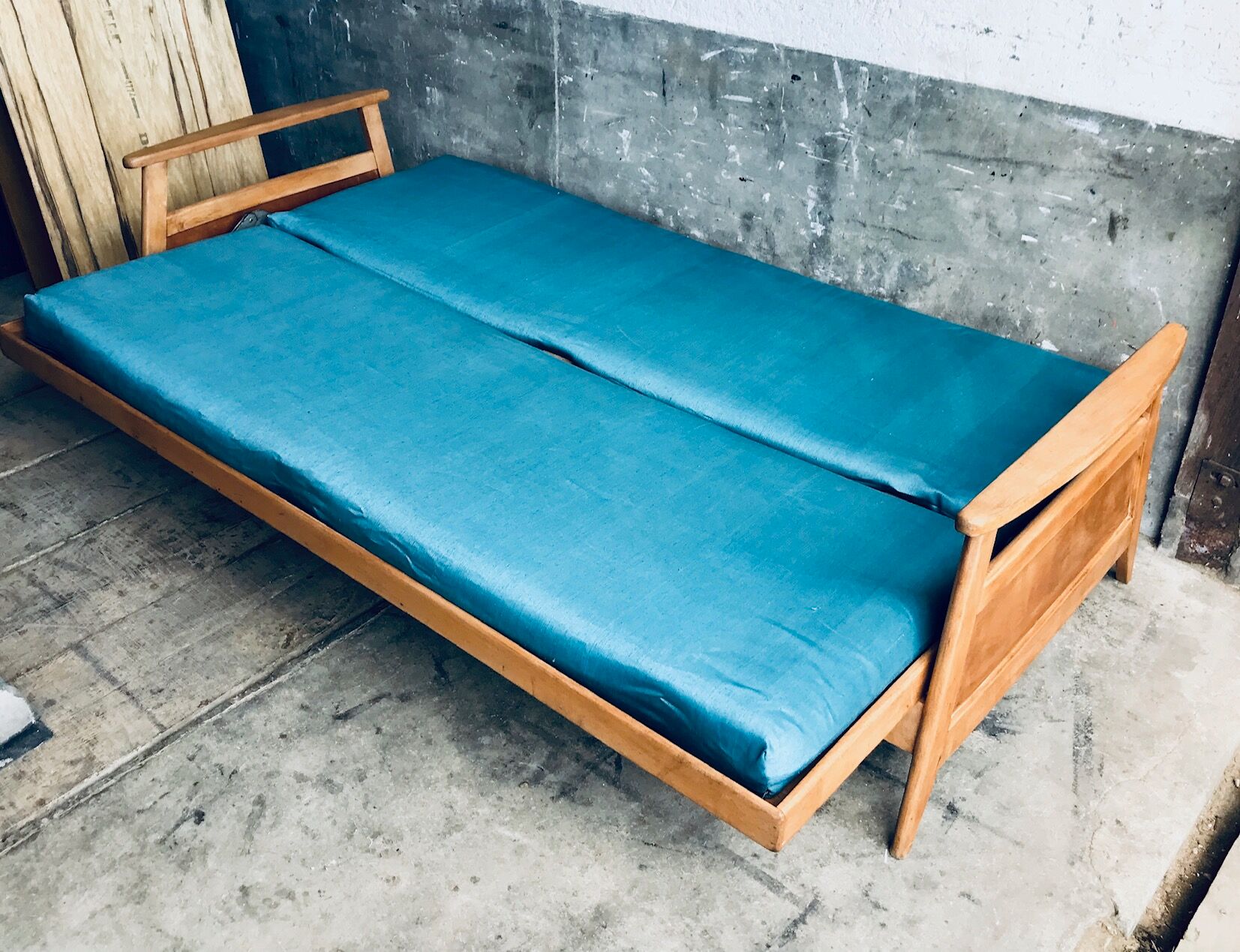 Convertible sofa compass feet