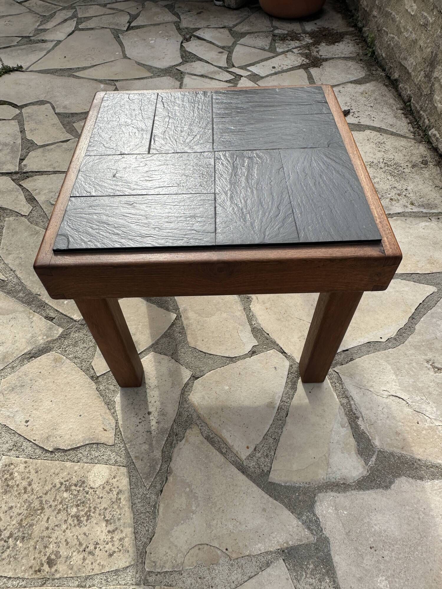 Vintage coffee table house regain