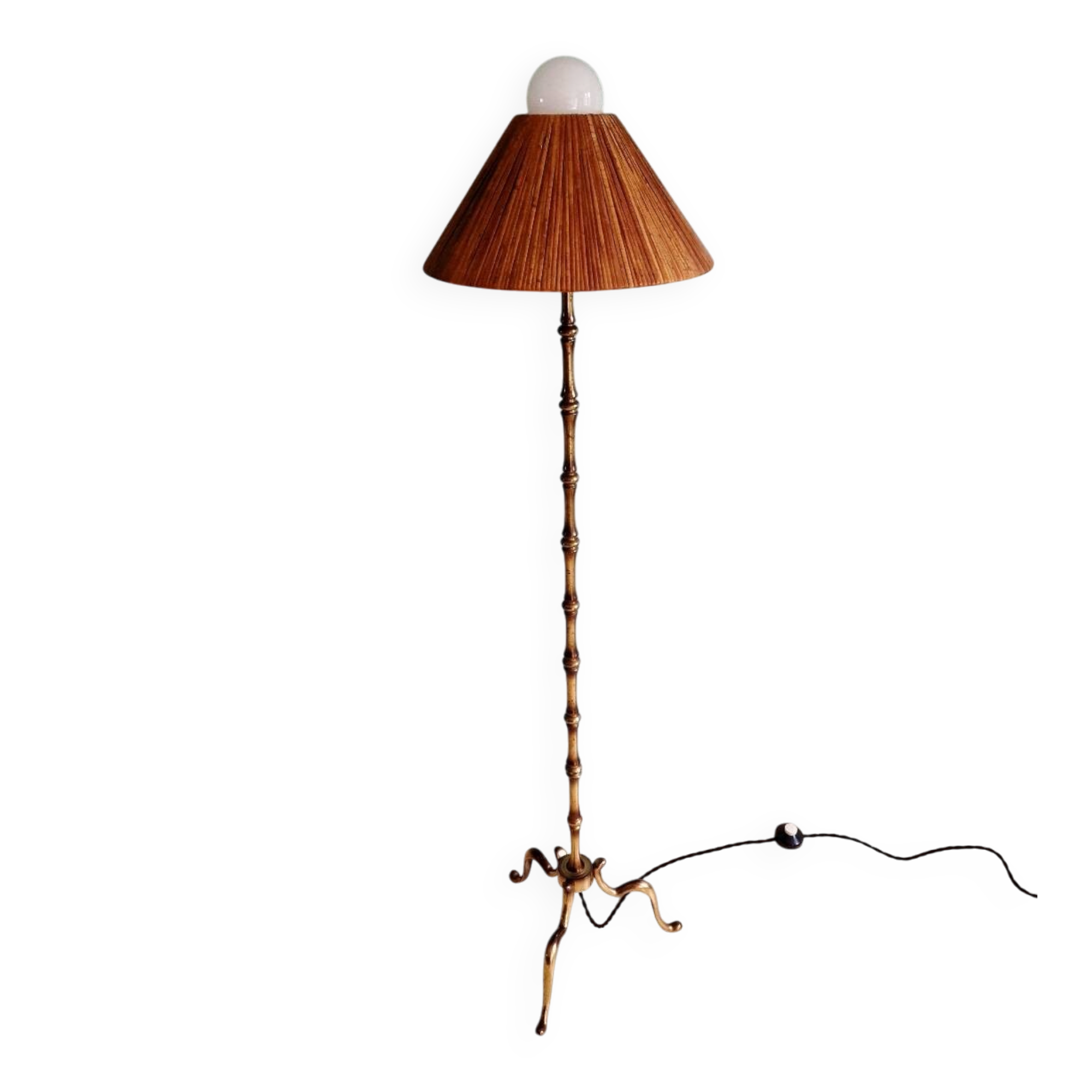 Brass floor lamp with rattan shade, 1950s-60s.