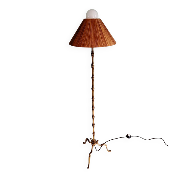 Lampadaire en laiton avec abat-jour en rotin, années 1950-60 — Beyit