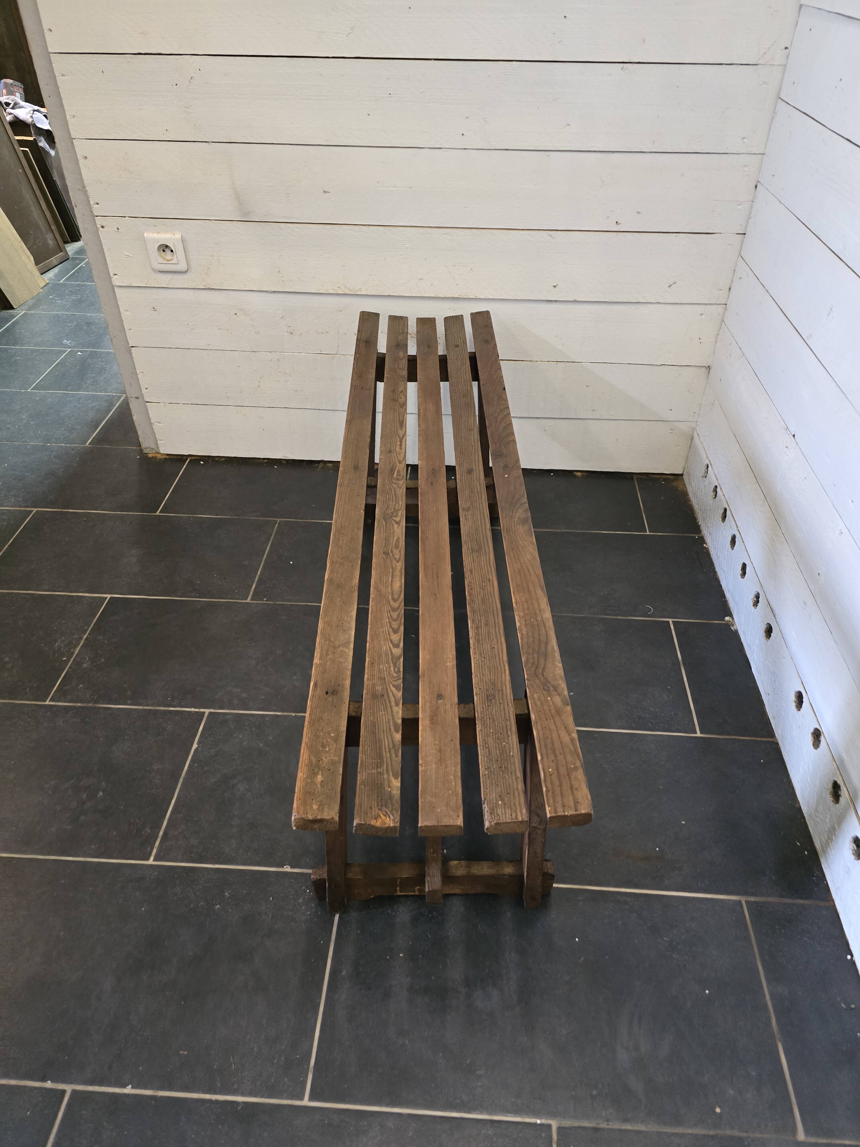 Ancien banc en bois , 130cms de L