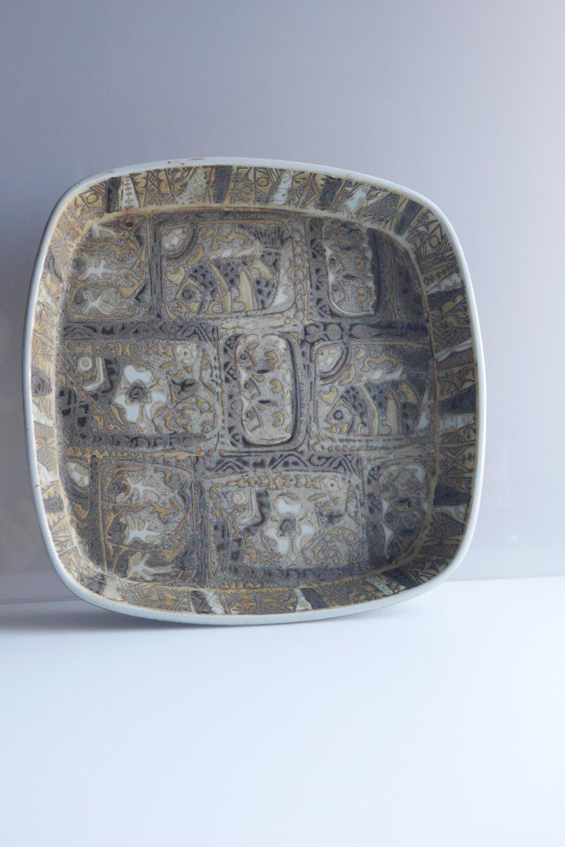 Bol ou assiette en faïence ou en céramique moderne du milieu du siècle par Nils Thorsson pour Royal Copenhagen, Danemark, années 1970.