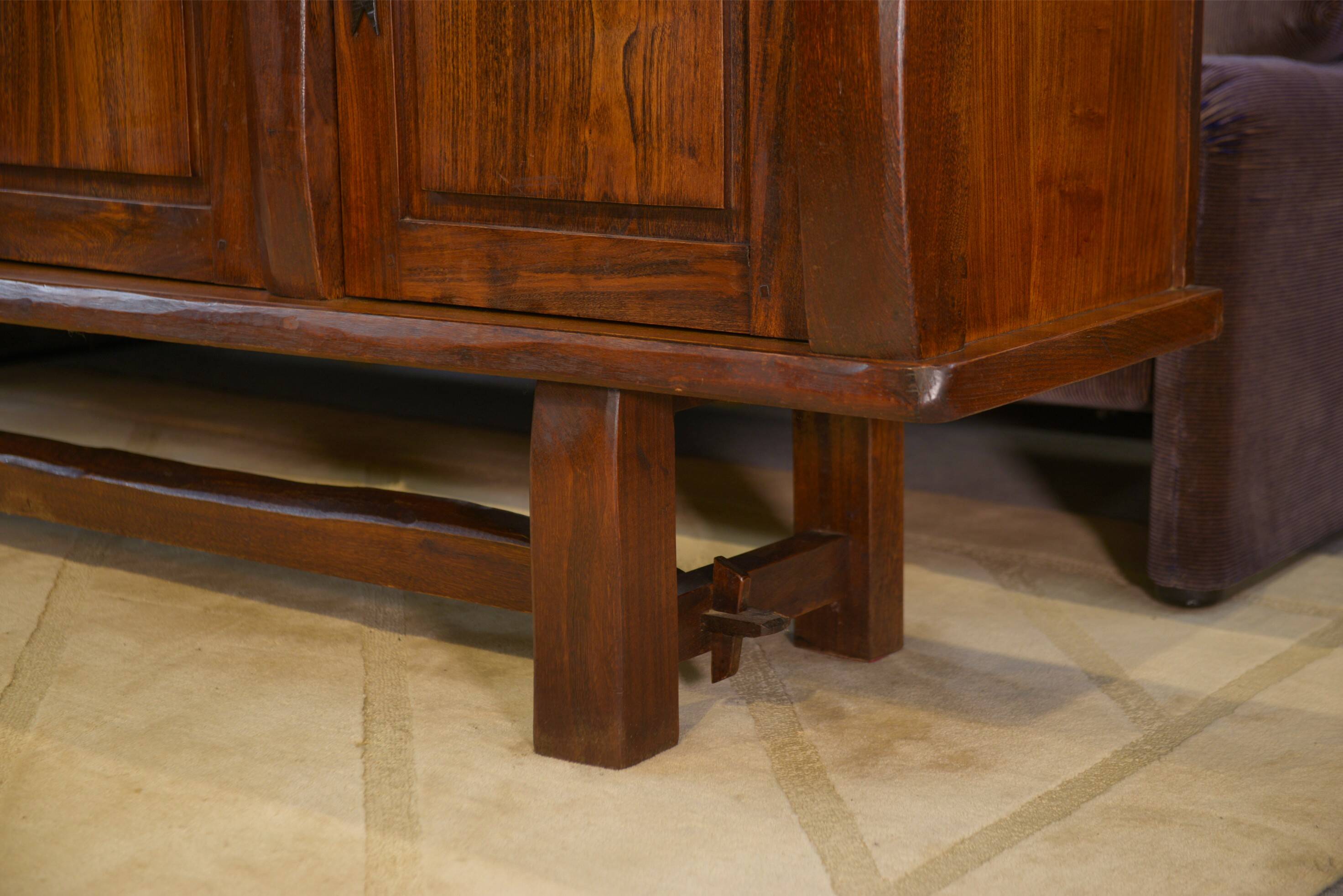 Brutalist sideboard in elm by Aranjou 1950s