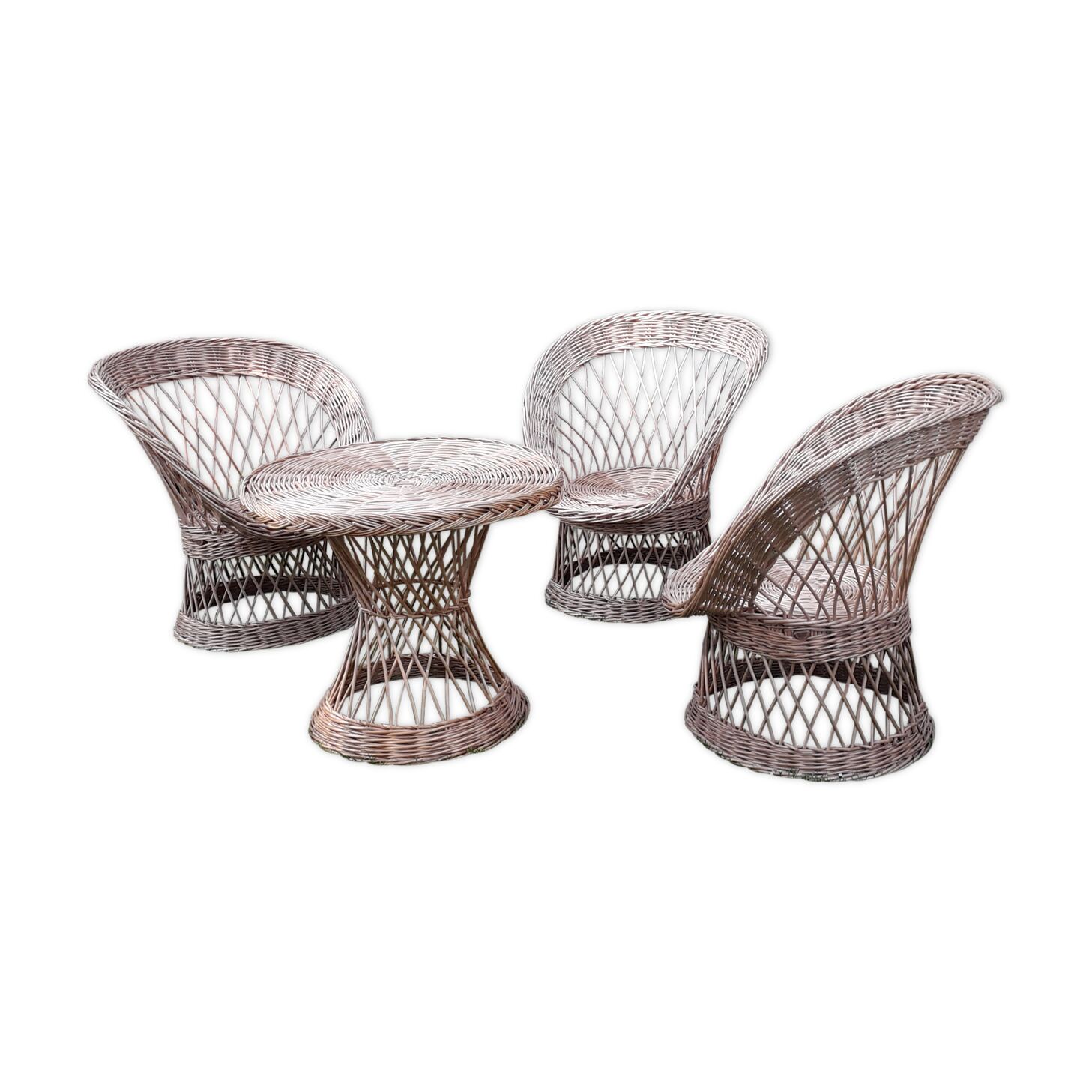 Rattan lounge