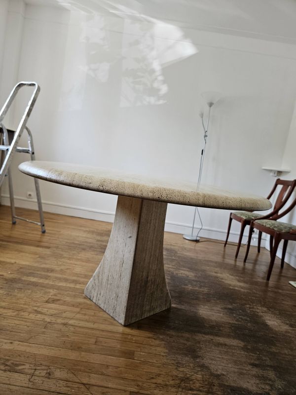 Table a manger en travertin veritable Roche bobois