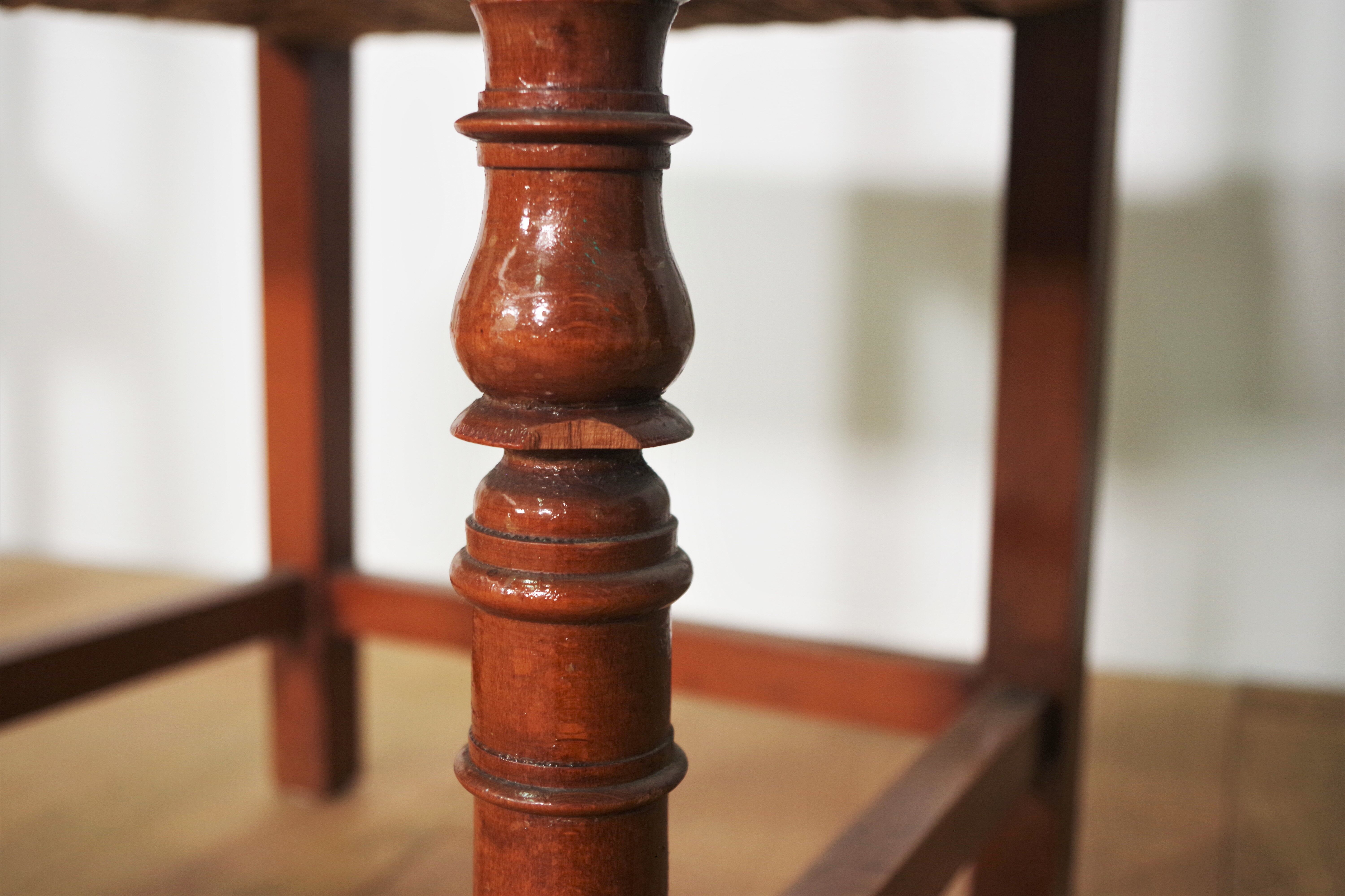 Wooden chairs, set of 2