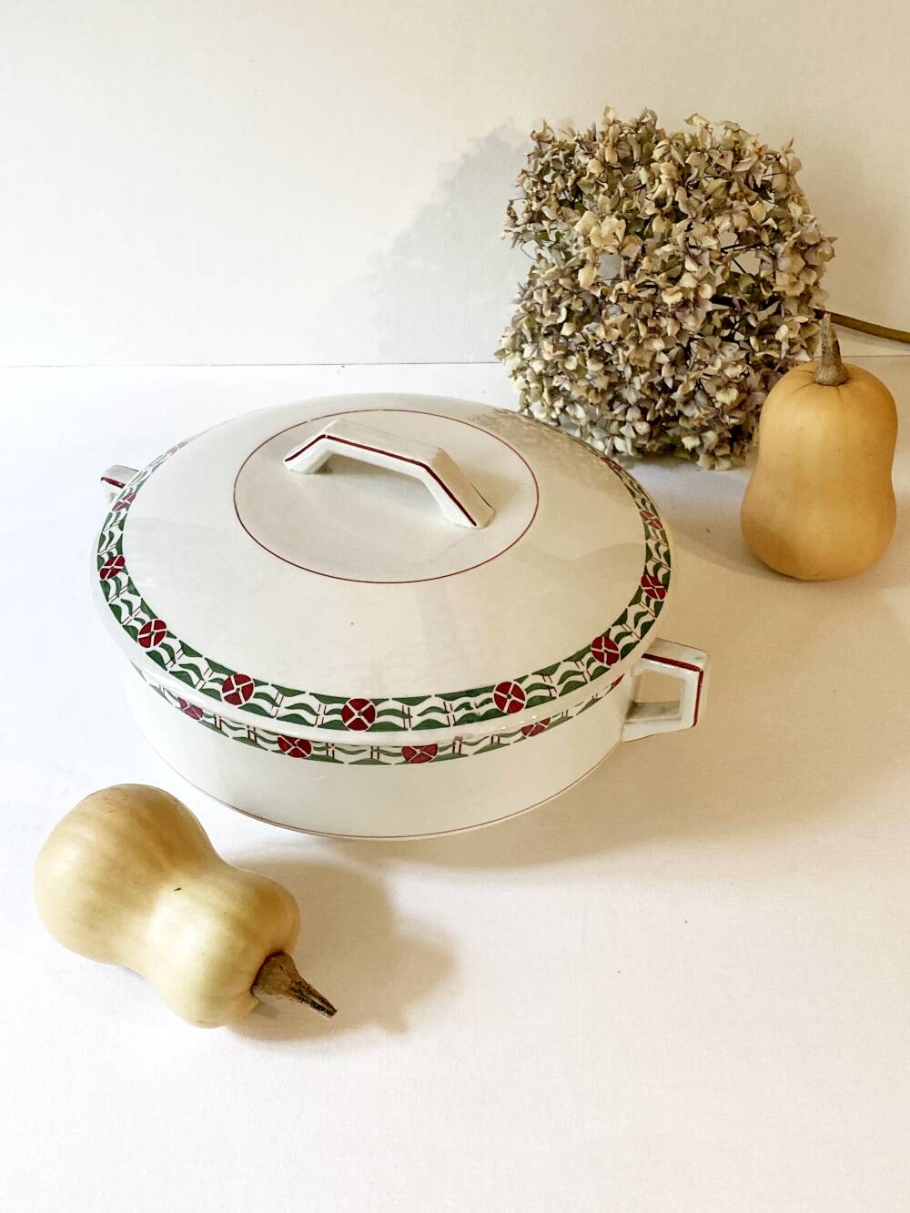 Orchies Soup Tureen / Moulin des Loups, Madeleine model