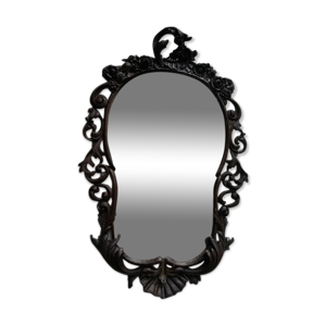 Miroir en noyer sculpté